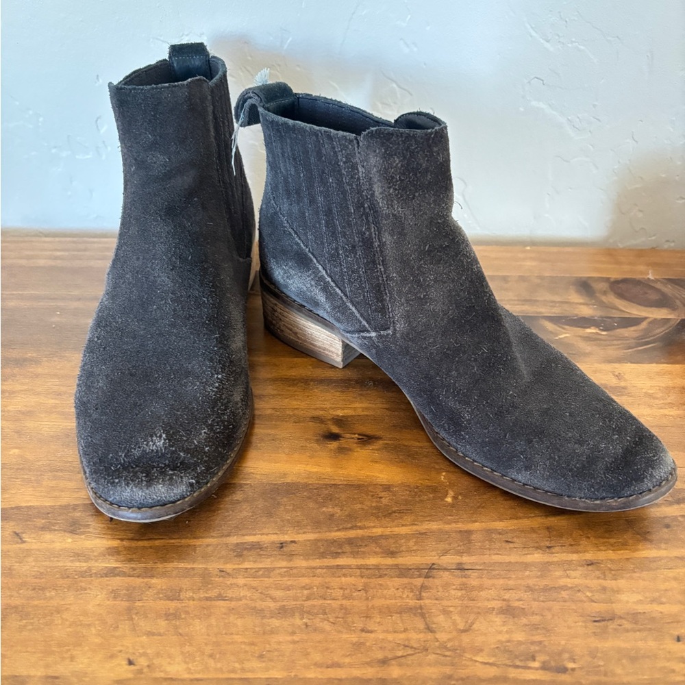 Dolce Vita Jorie Booties in Anthracite Suede